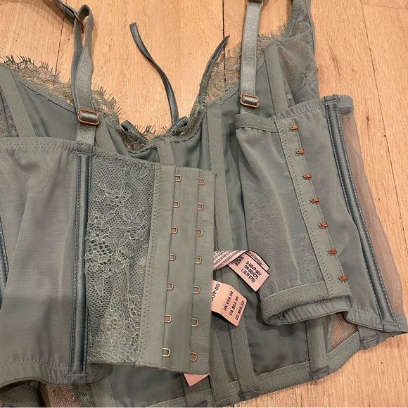 Victoria’s Secret Corset Top - Picture 5 of 8